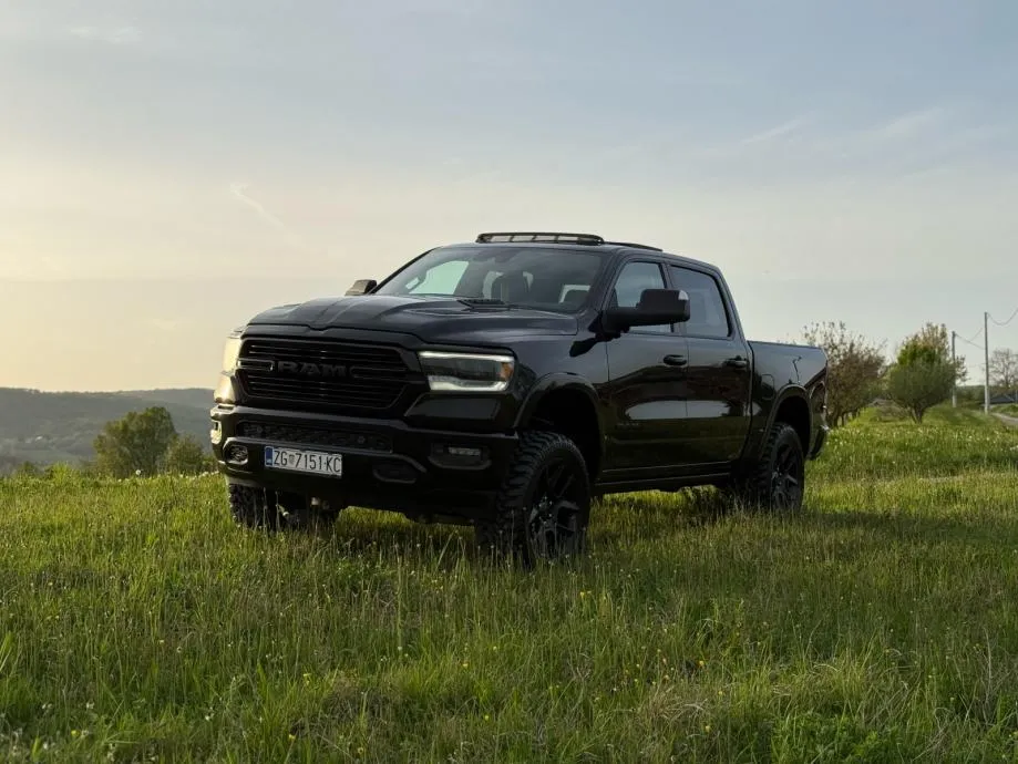dodge ram 1500 5.7 hemi e-torque laramie - slika 1