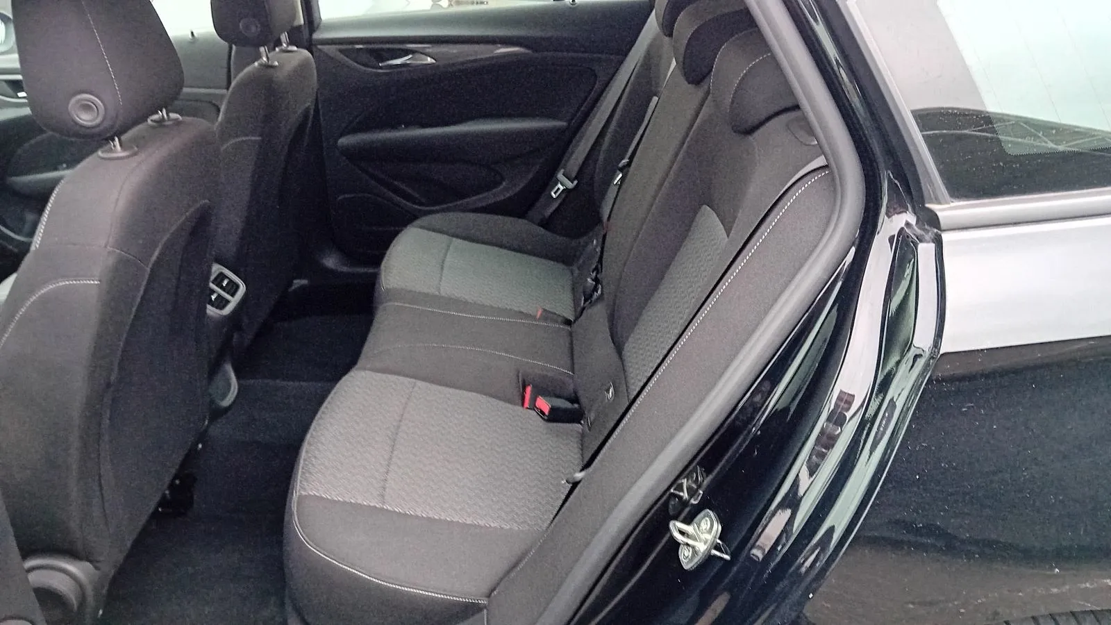 opel insignia karavan 1,6 cdti ,do 2 godine jamstva,u sustavu pdv-a. - slika 4