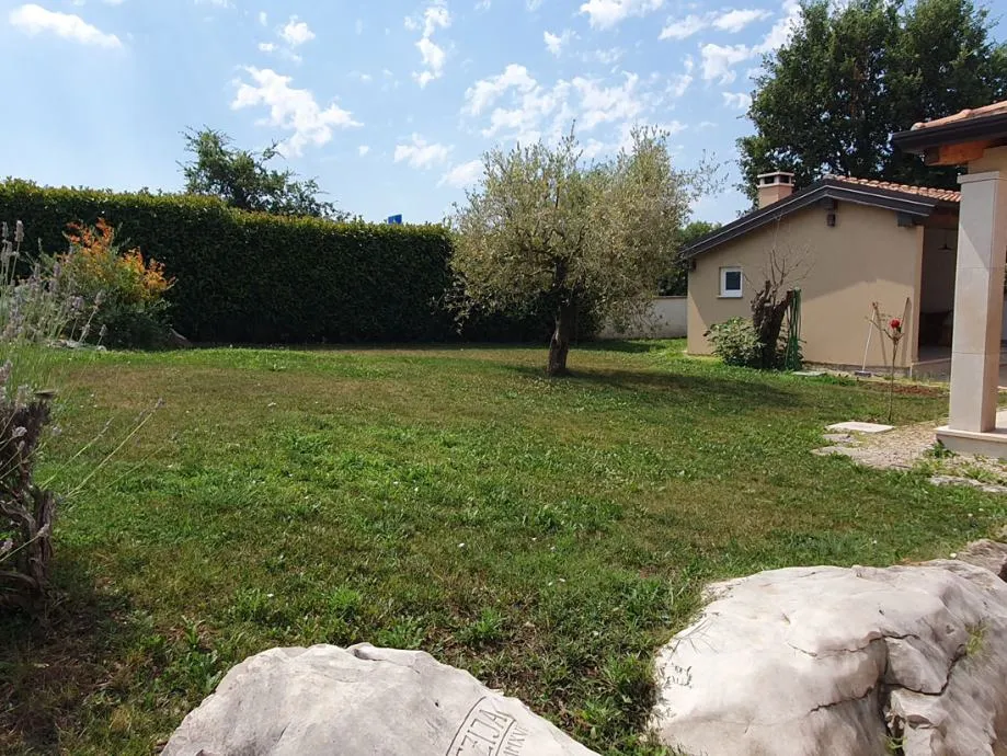kuća: tinjan, 142 m2, samostojeća kuća sa bazenom i ljetnom kuhinjom - slika 15