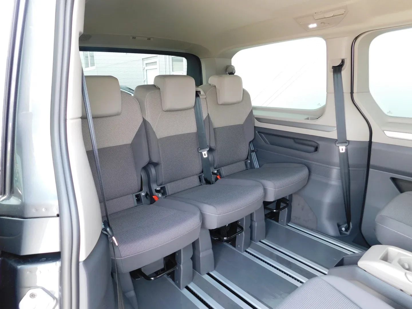 12846 vw multivan 4life l2 2.0 tdi dsg - slika 14