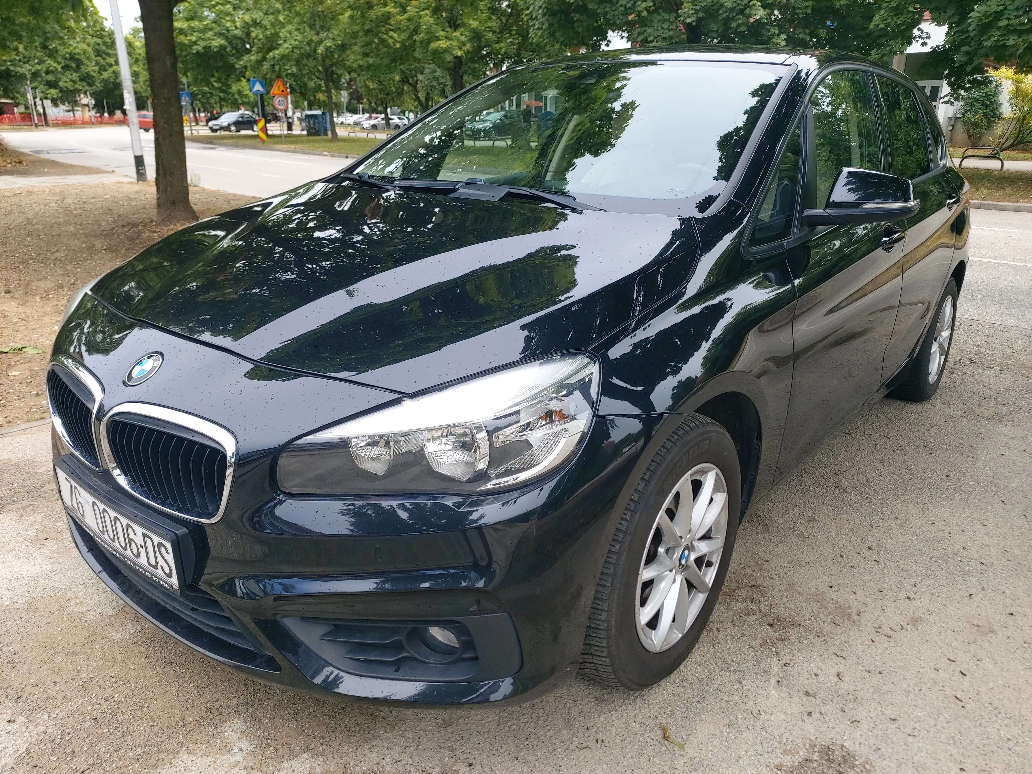 bmw 2 a.tourer 216d koža navi top stanje - slika 2
