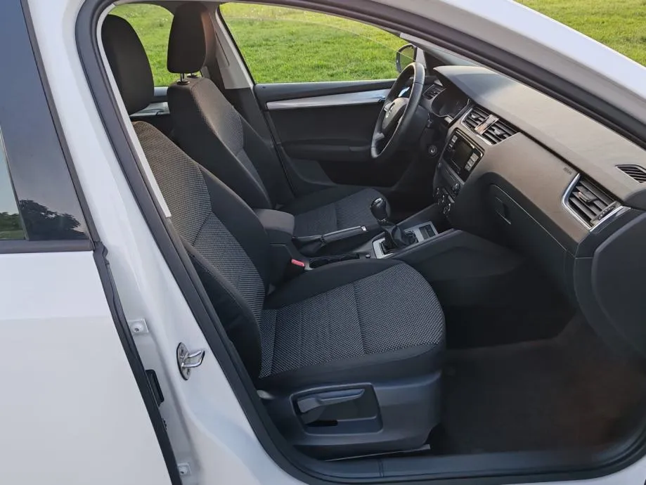 škoda octavia 1,6 tdi 2015 g. 4x4 kartice - slika 12