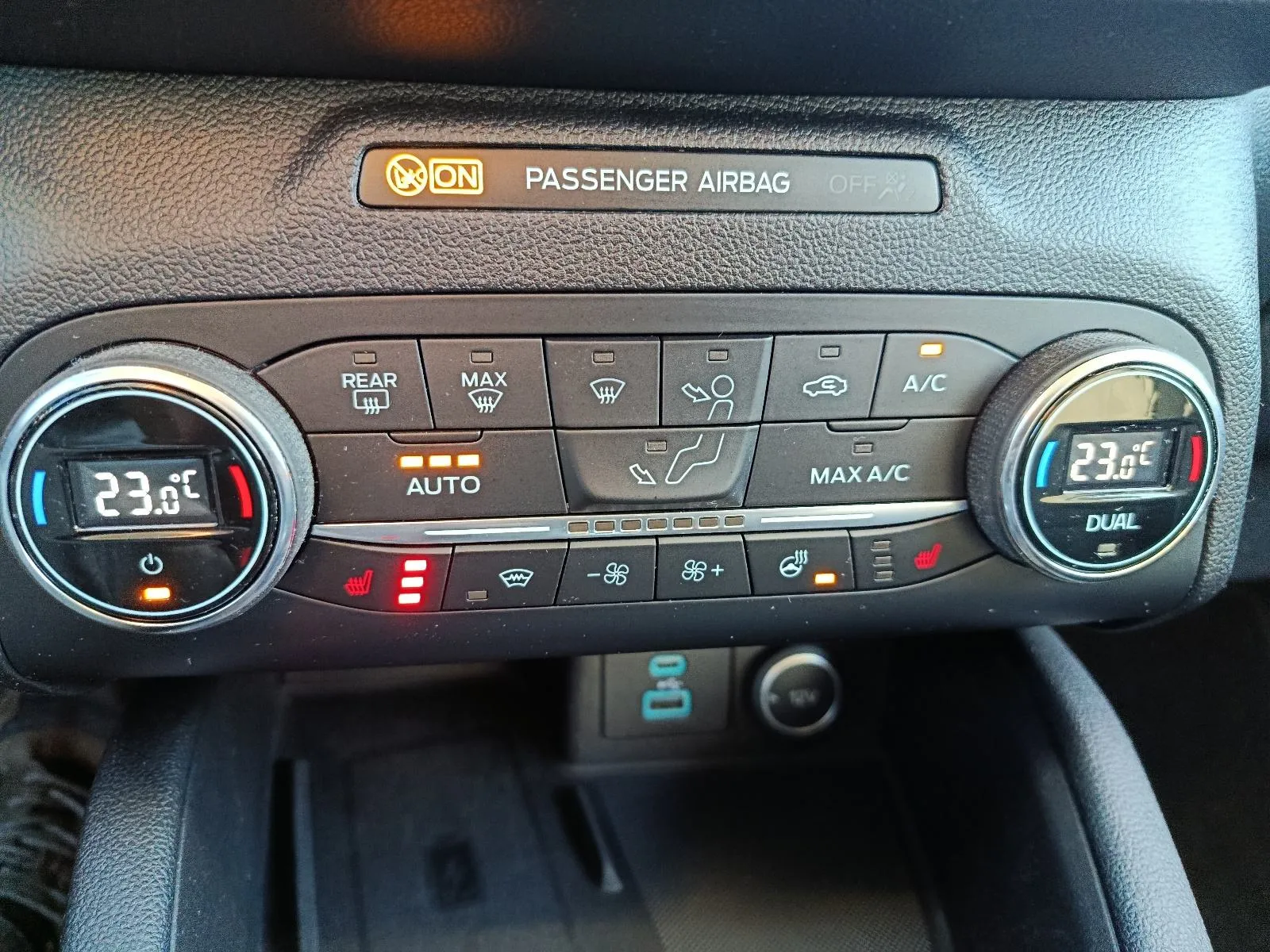 ford kuga 2,0 ecoblue - slika 9