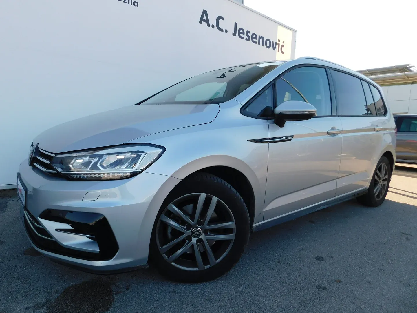 10135 volkswagen touran 2.0 tdi dsg r-line - slika 7