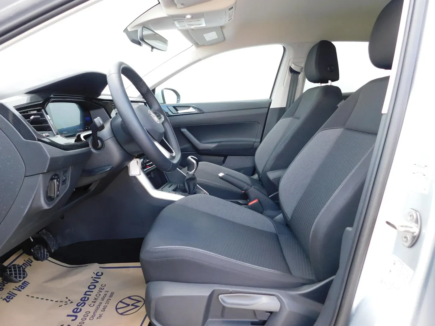 10530 volkswagen taigo 1.0 tsi life - slika 8