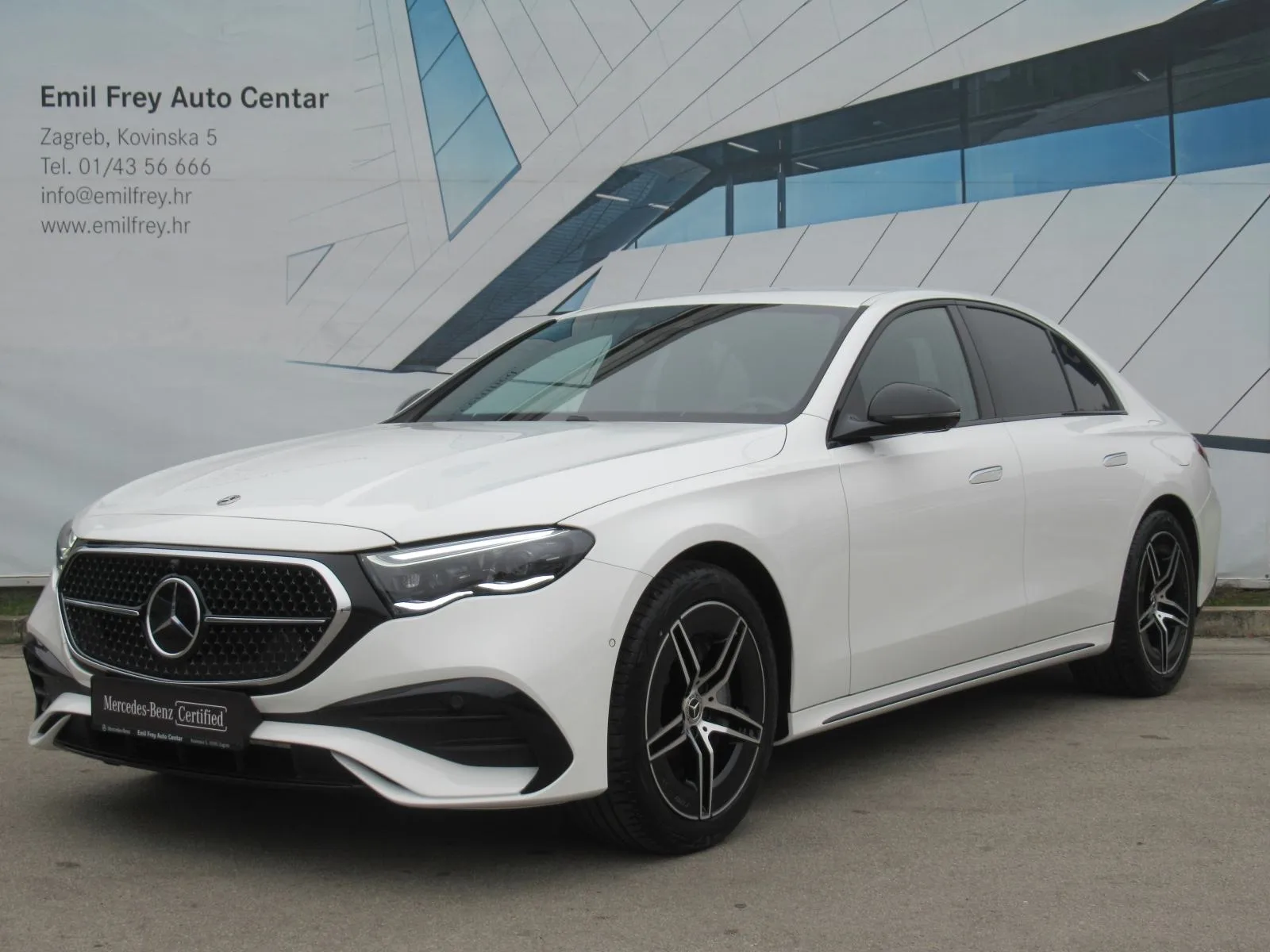 mercedes-benz e-klasa 300 de amg line/night/360°/digital/burmester/dc - slika 3