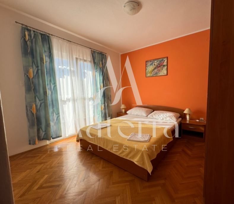 murter, 2-soban stan - 80,05m2 sa terasom, parking, 40om od centra - slika 6