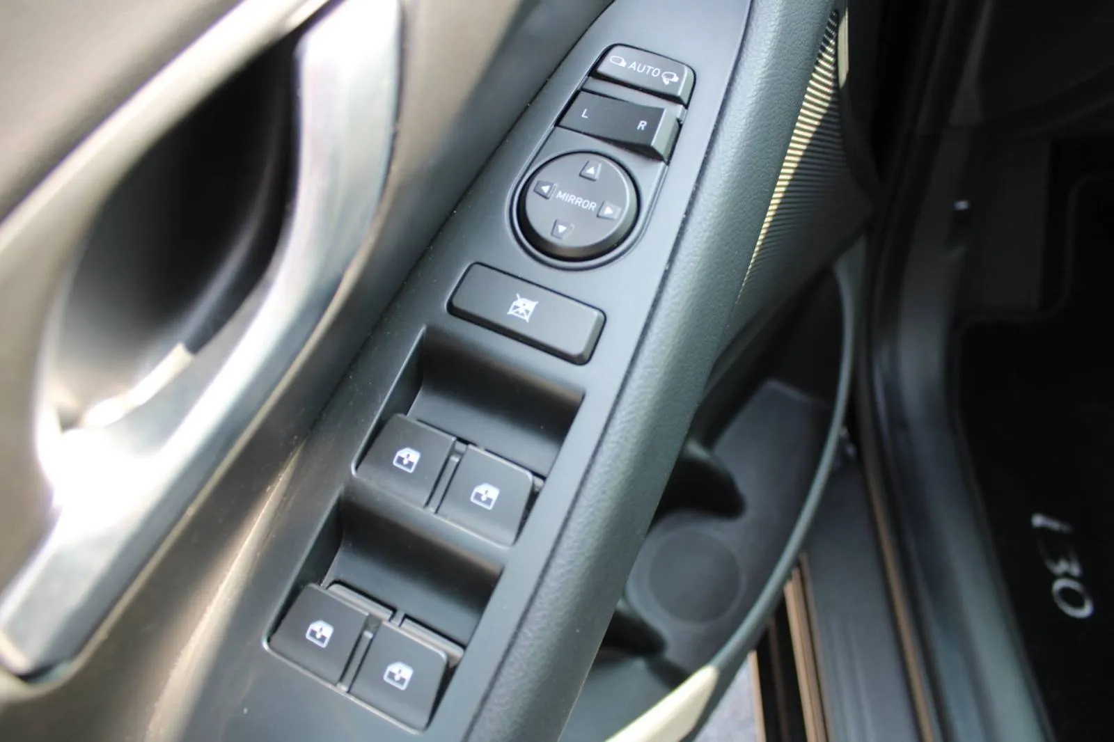 hyundai i30 karavan 1.0 t-gdi automatik *navigacija,kamera* - slika 16