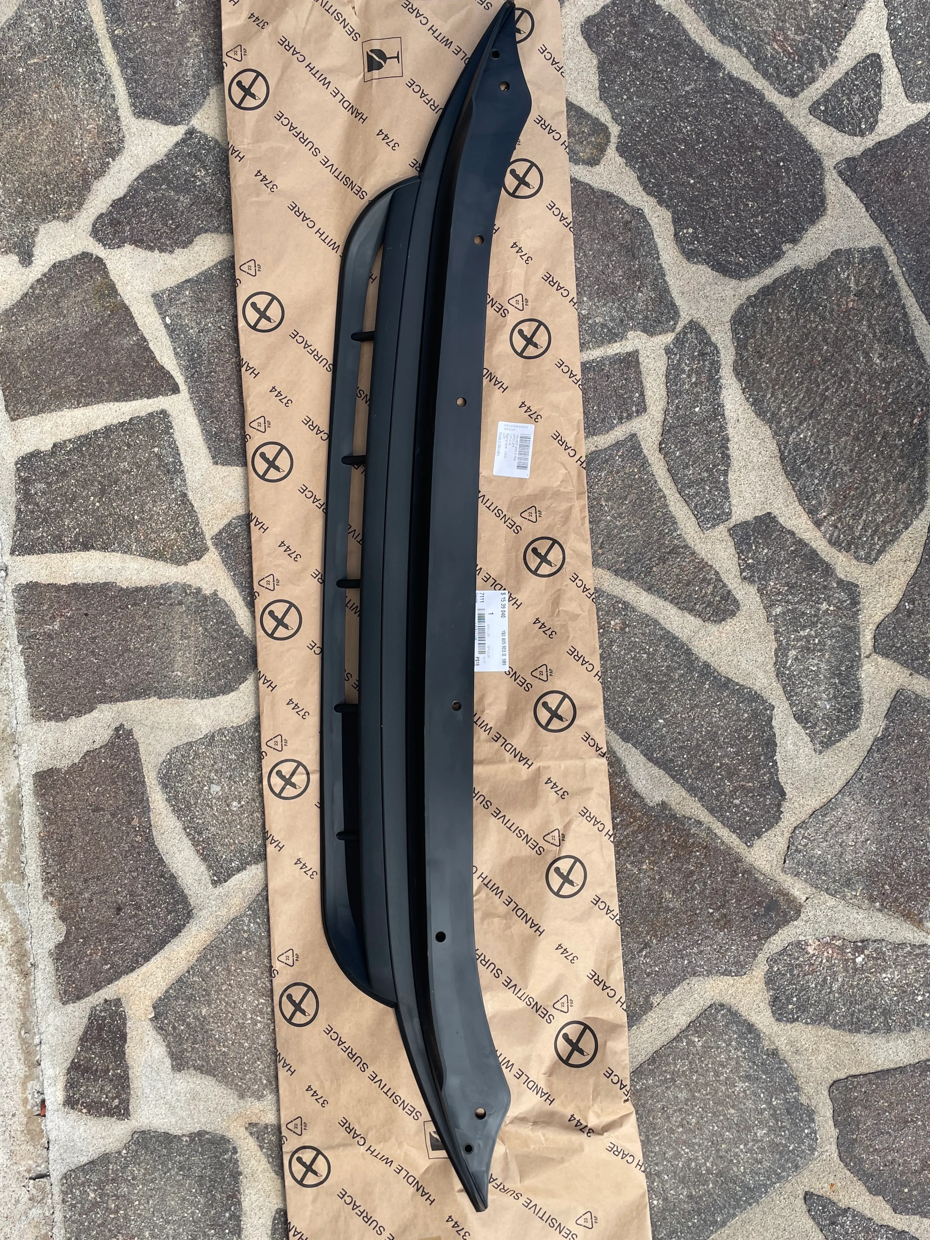 vw up prednji spojler branika kat broj 1s0805903d - slika 2