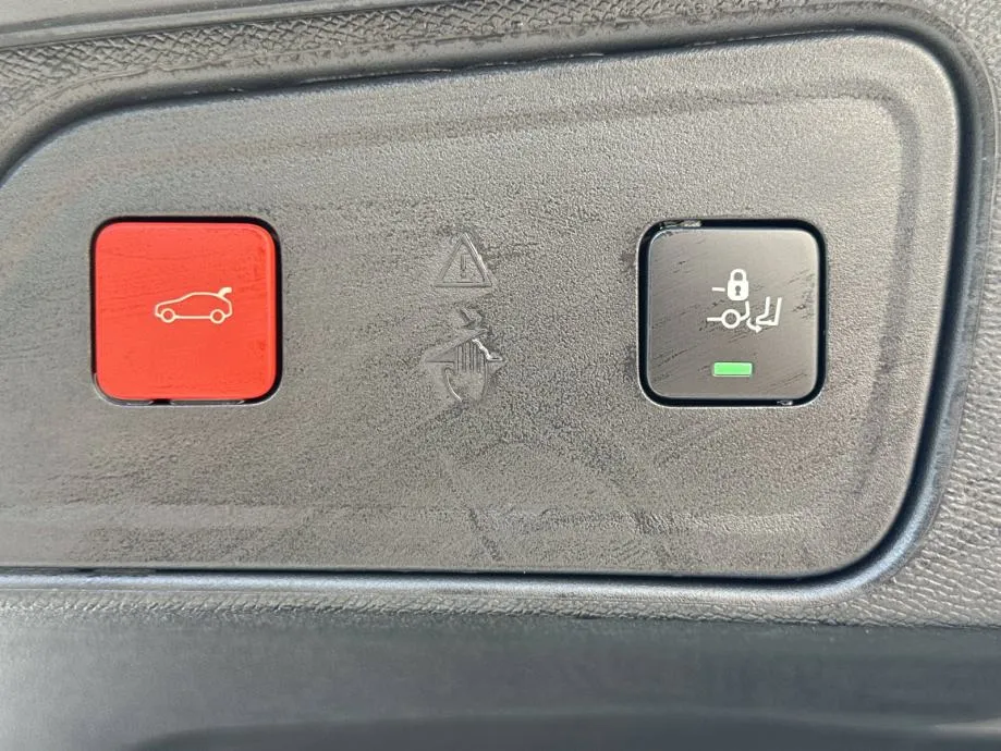 peugeot 3008 1,2 130 ks allure business* veliki servis* jamstvo 24 mj. - slika 18