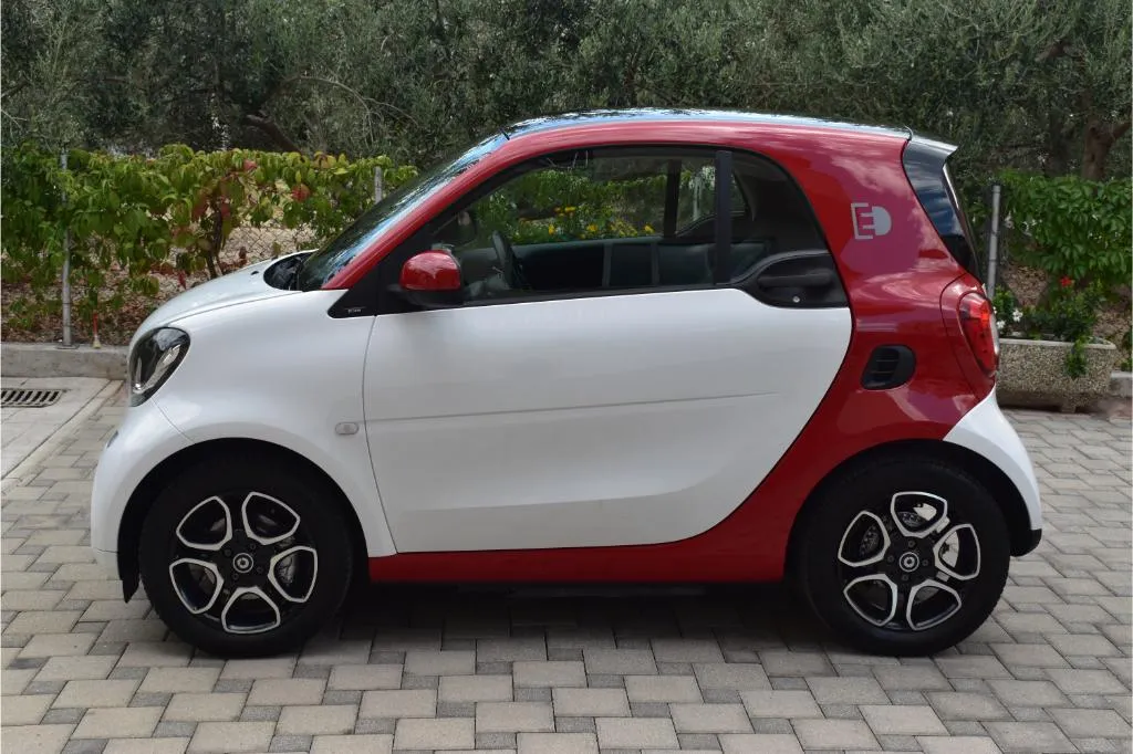 smart fortwo 60kw multimedia,koža,panorama-prime - slika 4