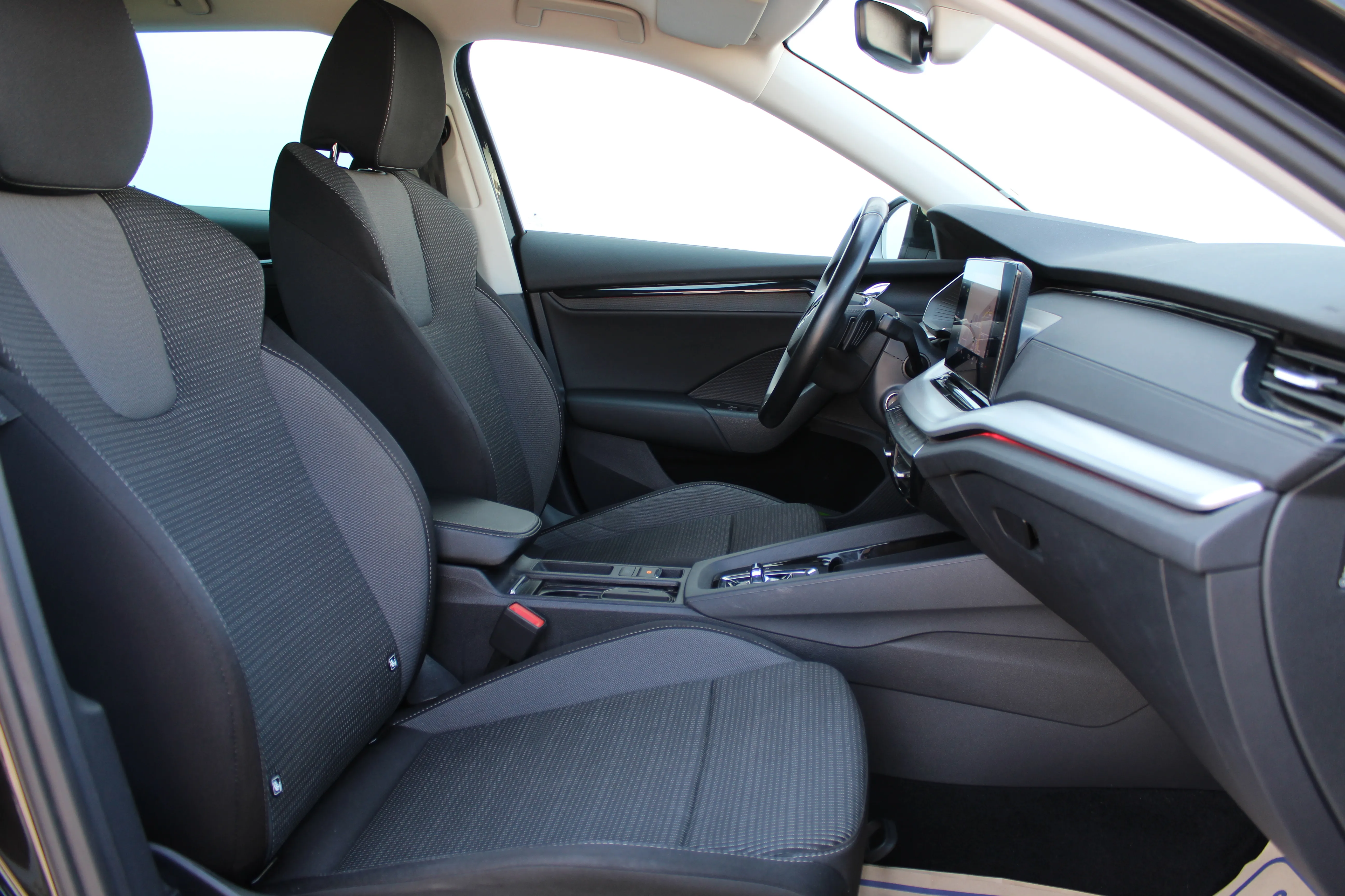 13180 škoda octavia combi ambition 1.4 tsi dsg phev - slika 12