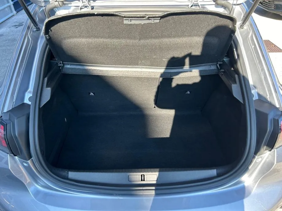 peugeot 208 1,5 hdi style - 2022 - servisna - garancija - reg1god !! - slika 7