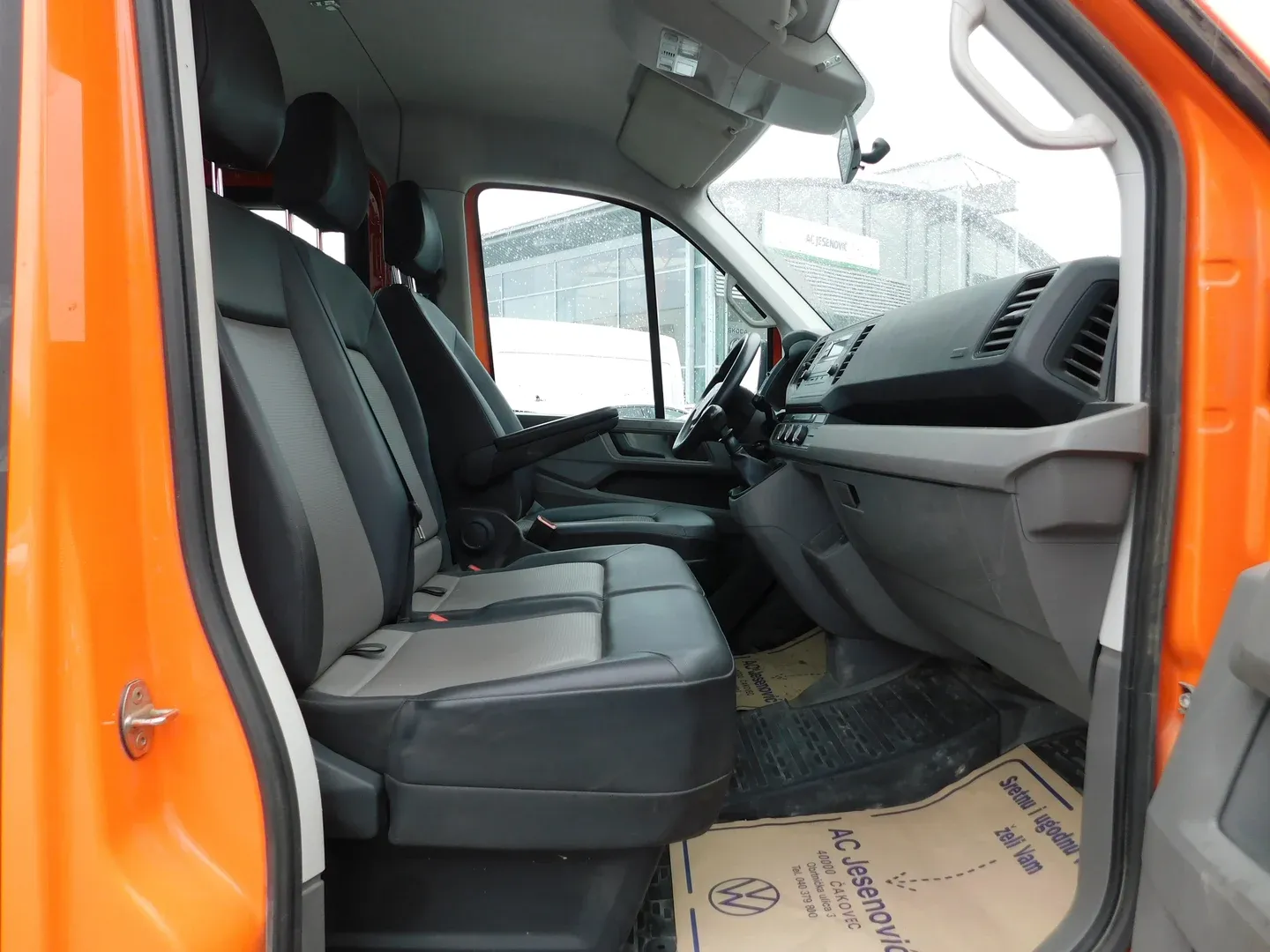 12567 vw crafter 35 - slika 9