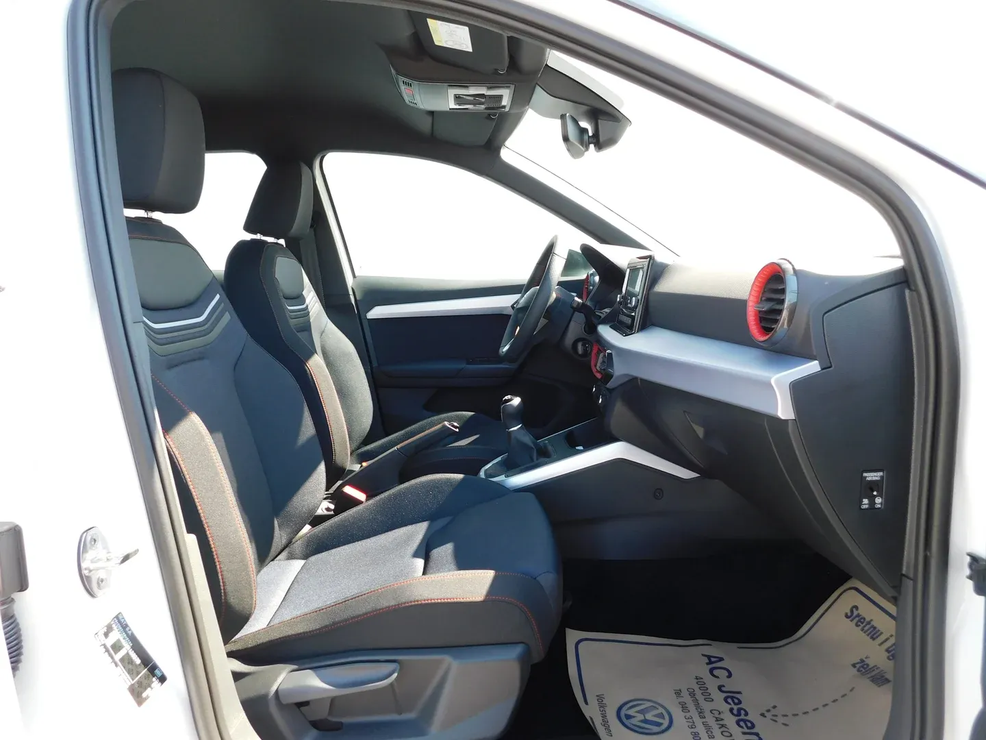 09152 seat arona 1.0 tsi fr - slika 12