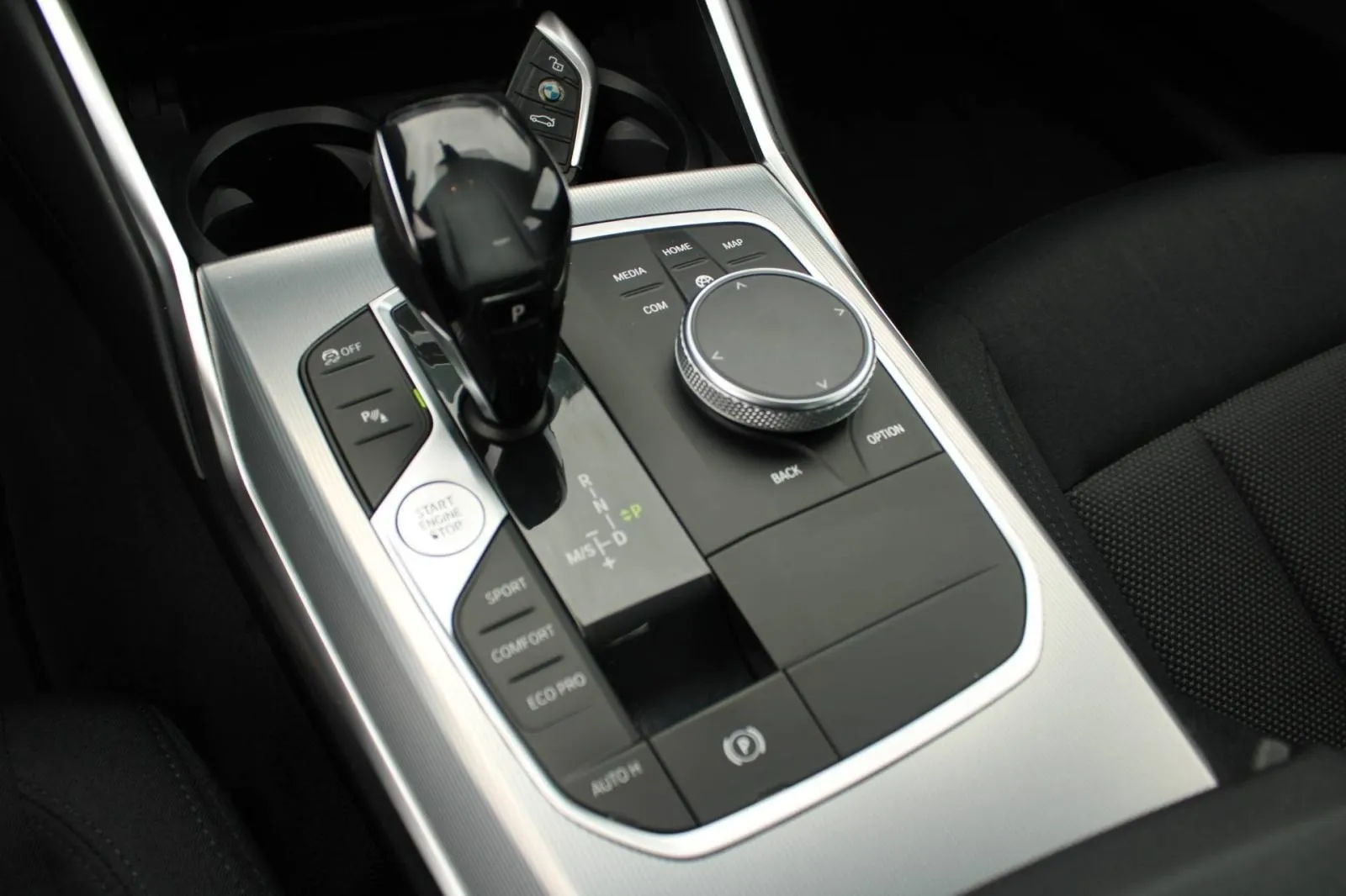 bmw serija 3 320d xdrive automatik *led, navigacija, harman kardon* - slika 22