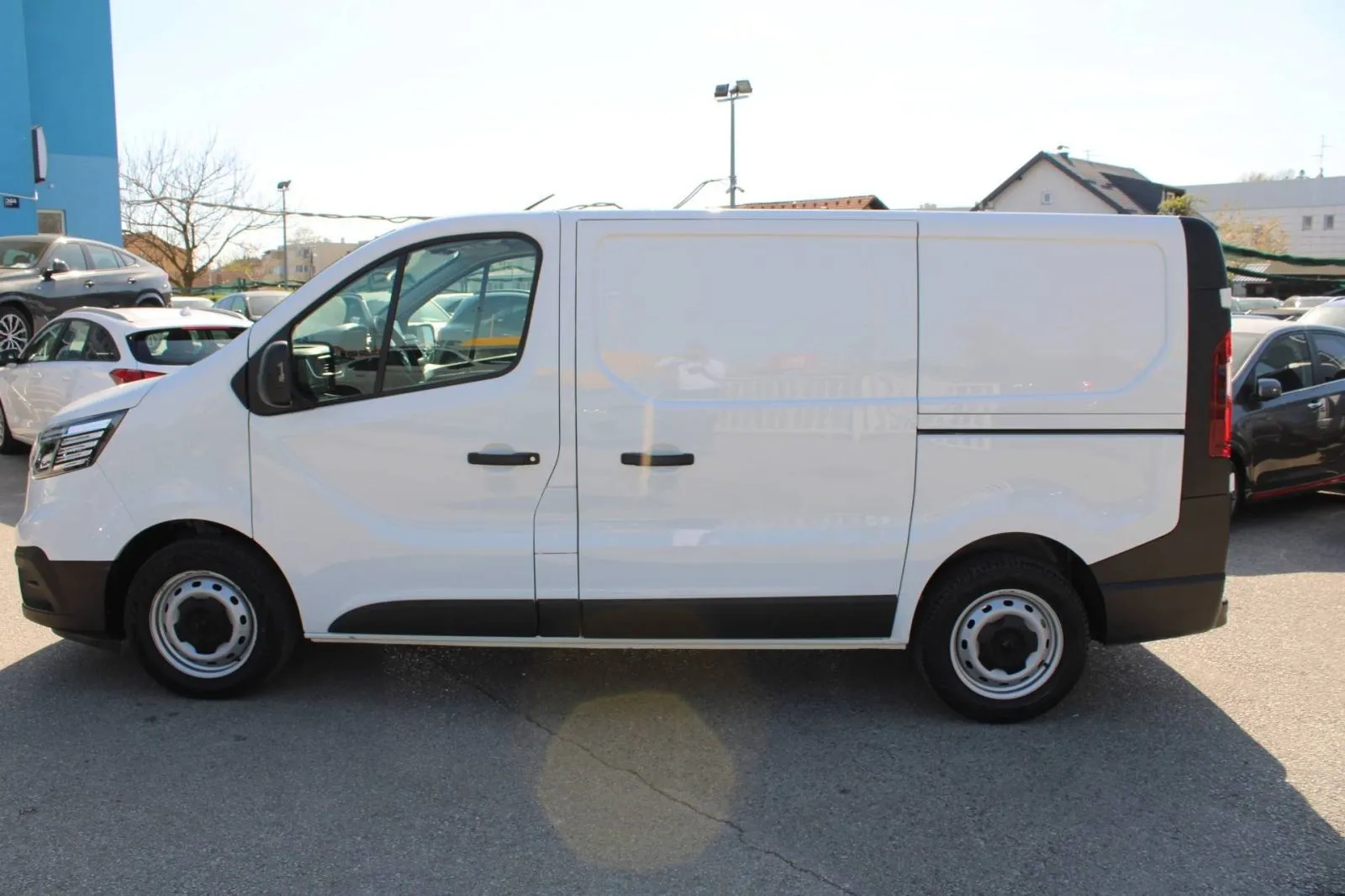 renault trafic 2.0 dci *navigacija*, 2023 god. - slika 6