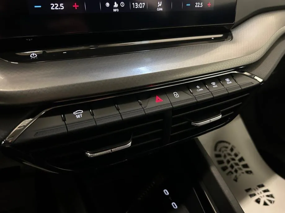 škoda octavia combi 2,0 tdi dsg - 2022 - navi - perfekt - reg 1 god ! - slika 15