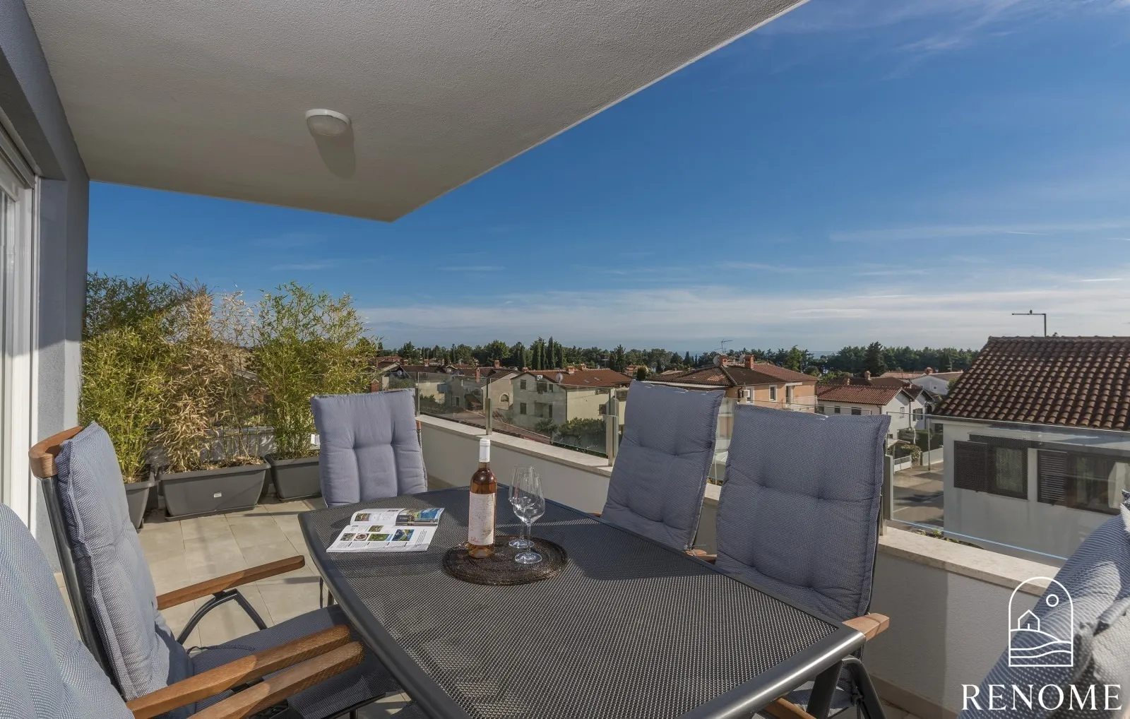 penthouse sa pogledom na more i novigrad - slika 9