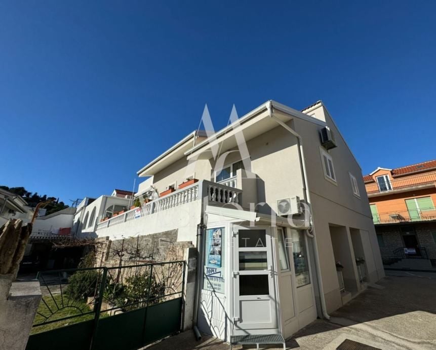 tribunj/centar, kuća sa 3 stana + poslovni prostor (prodaja) - slika 3