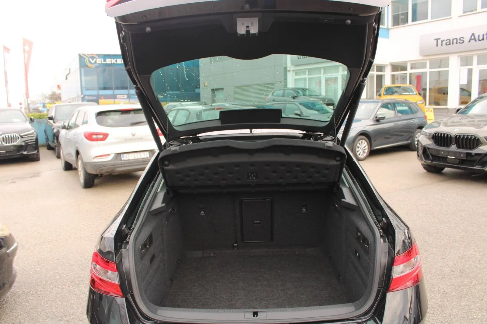 škoda superb 2.0 tdi dsg business *led, navigacija, kamera* - slika 10