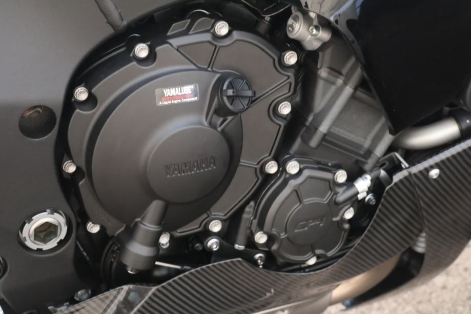 yamaha r1m karbon - novo - moguča registracija - slika 12