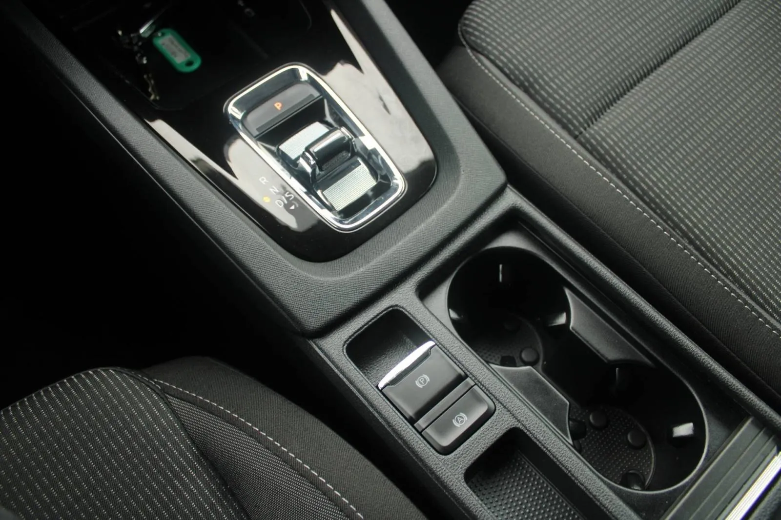 škoda octavia combi 2.0 tdi dsg *led, navigacija* - slika 16