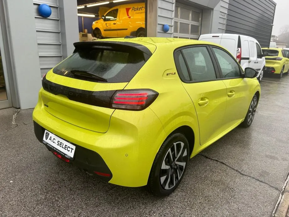 peugeot 208 style 100 - 2025 - 19.000 km - jamstvo - gratis reg. - slika 4