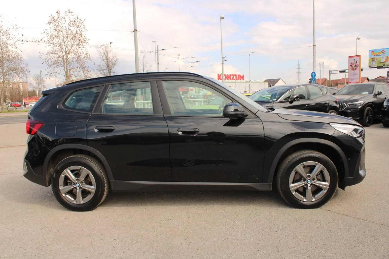 bmw x1 18d automatik *led, navigacija, kamera* - slika 4