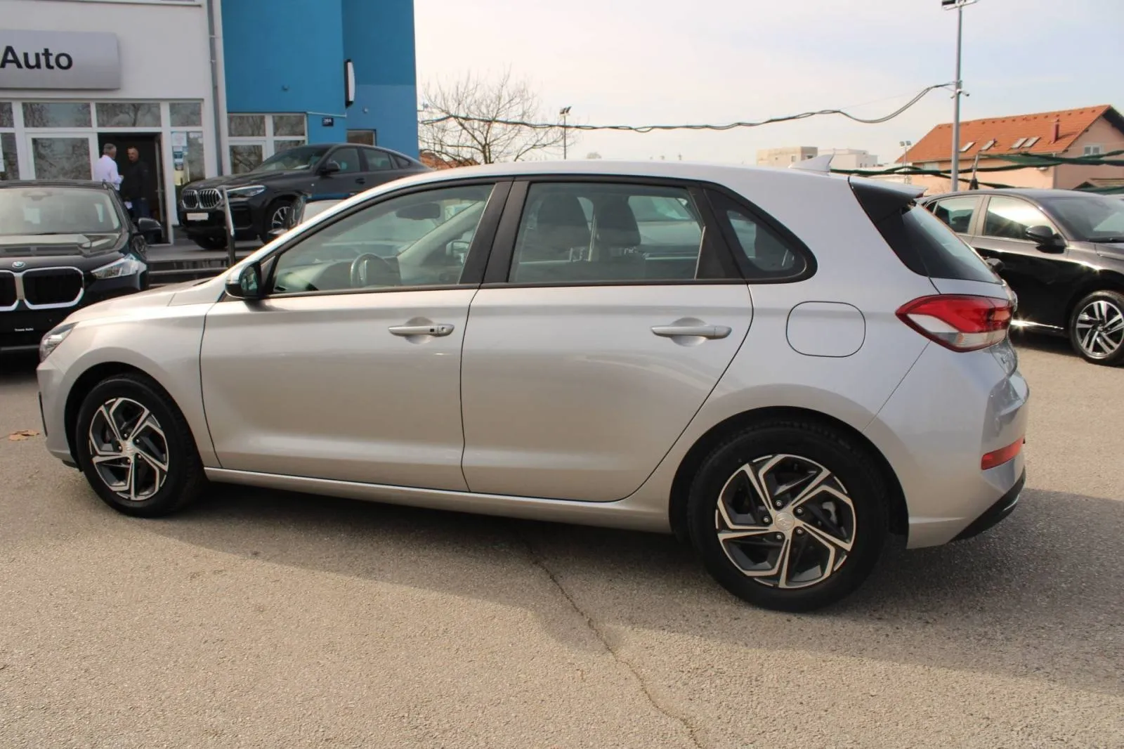hyundai i30 1.6 crdi automatik *led, navigacija, kamera* - slika 8