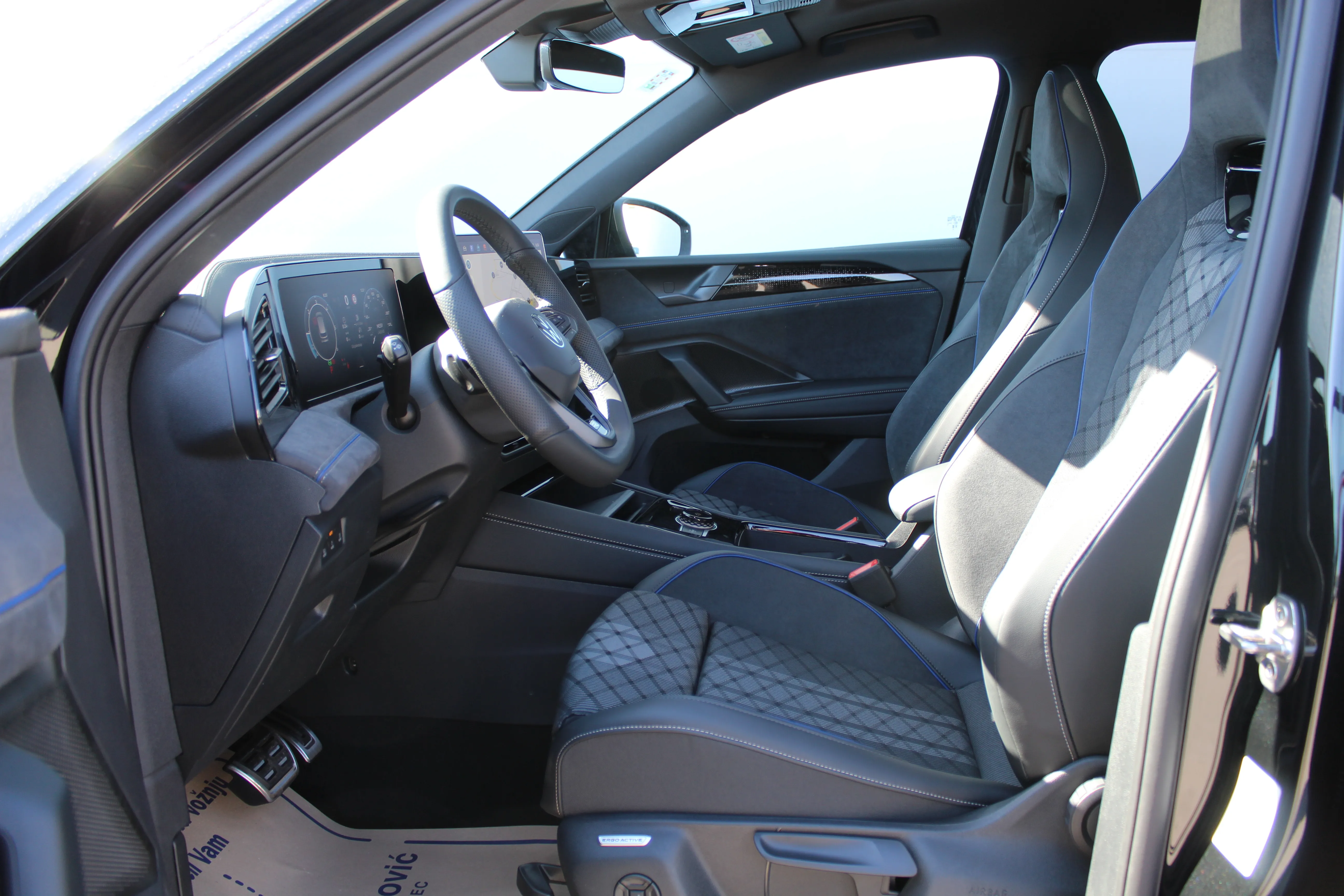 13213 volkswagen tiguan 2.0 tdi dsg r-line plus - slika 8