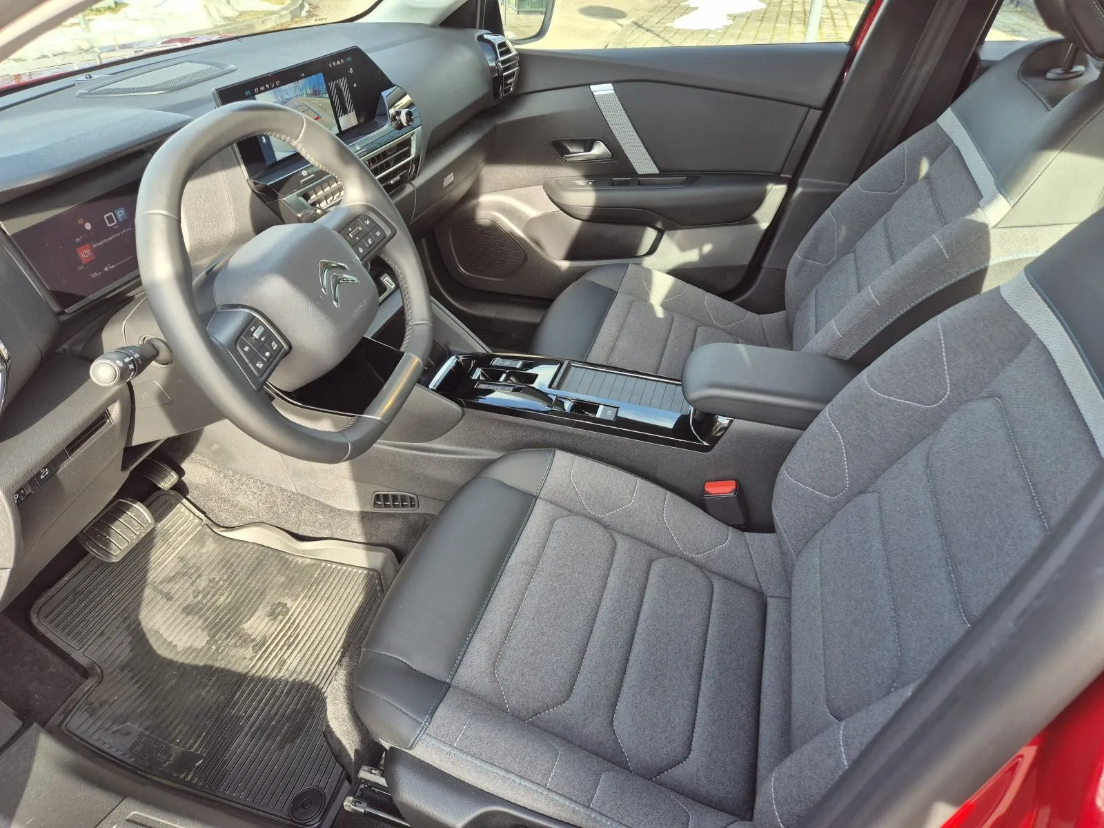citroën c4 x plus hybrid 136 ks - slika 14