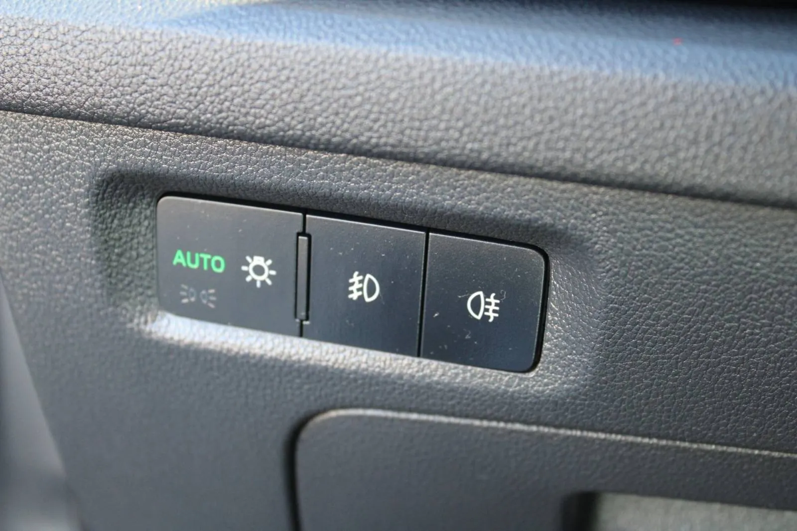 škoda octavia combi 2.0 tdi dsg 150ks *led, navigacija* - slika 19
