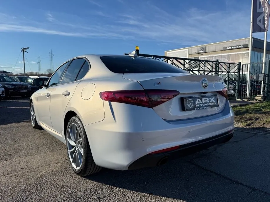 alfa giulia 2.2d automatik ti q4 210ks velika navi°kamera°koža°leasing - slika 8