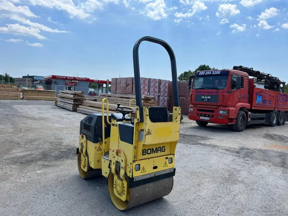 valjak bomag b 80 - slika 8