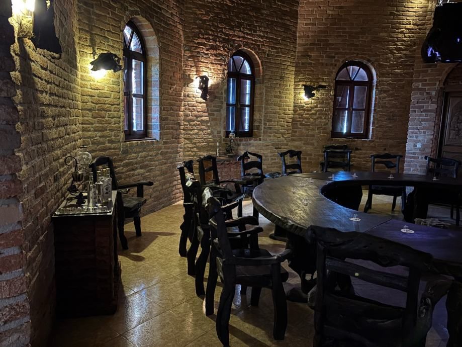 poslovna zgrada: kneževi vinogradi, destilerija i kušaona, 2500 m2 - slika 5