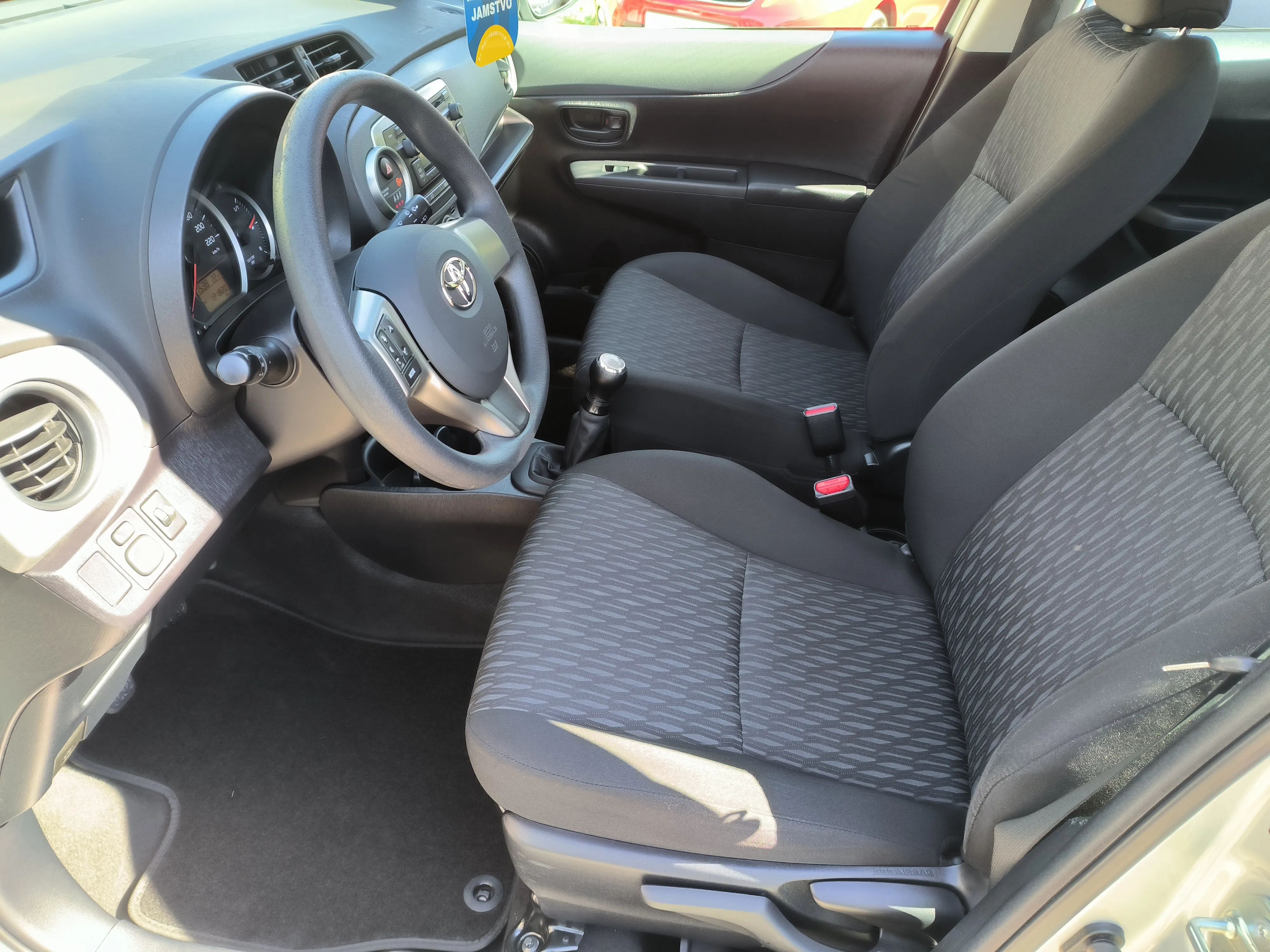 toyota yaris 1,0 vvt-i sol, jamstvo, reg. 1 godinu - slika 11