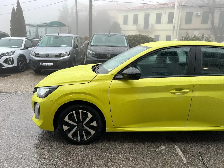 peugeot 208 style 100 - 2025 - 19.000 km - jamstvo - gratis reg. - slika 7