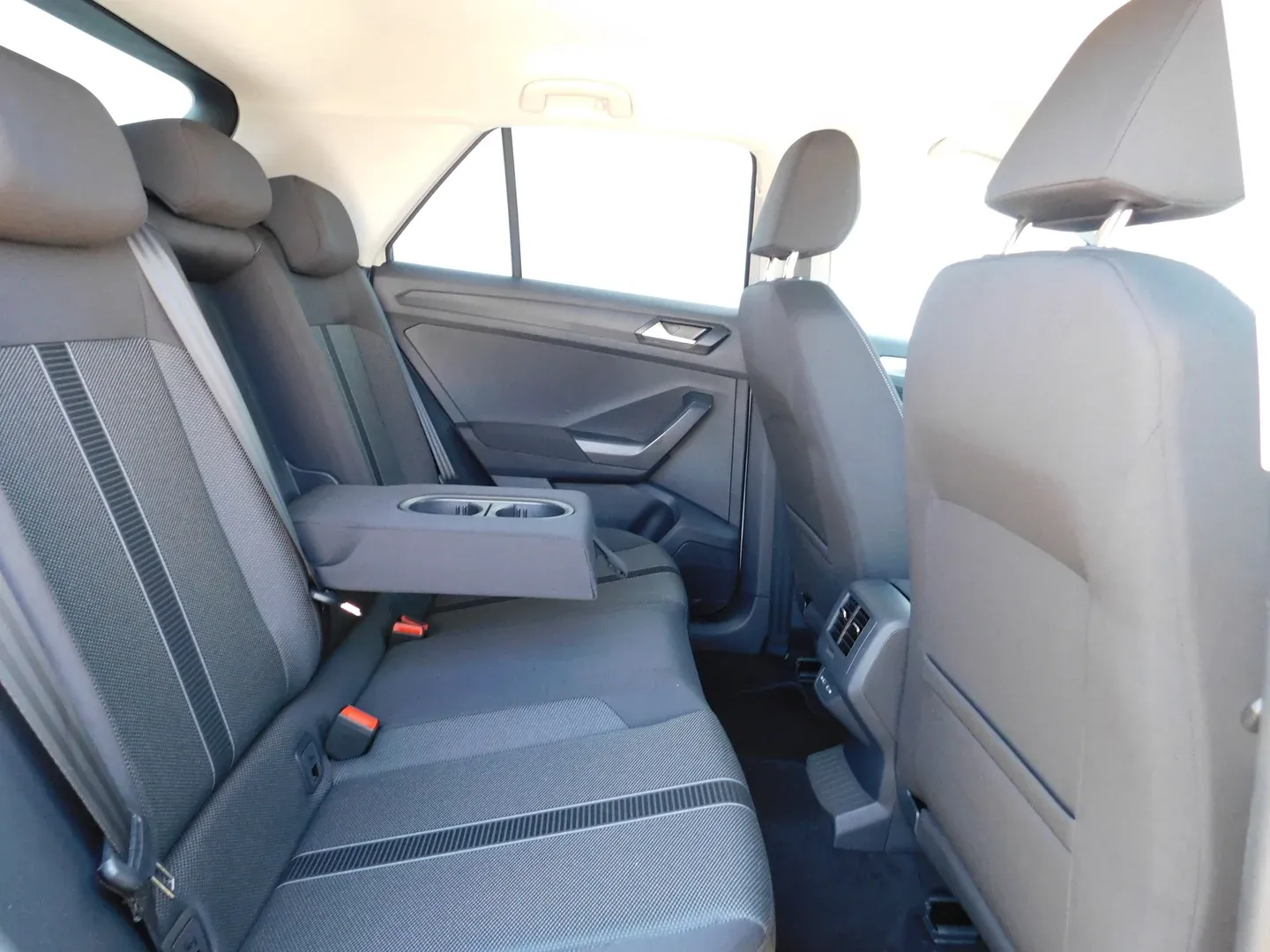12835 volkswagen t-roc 1.0 tsi 4life - slika 13