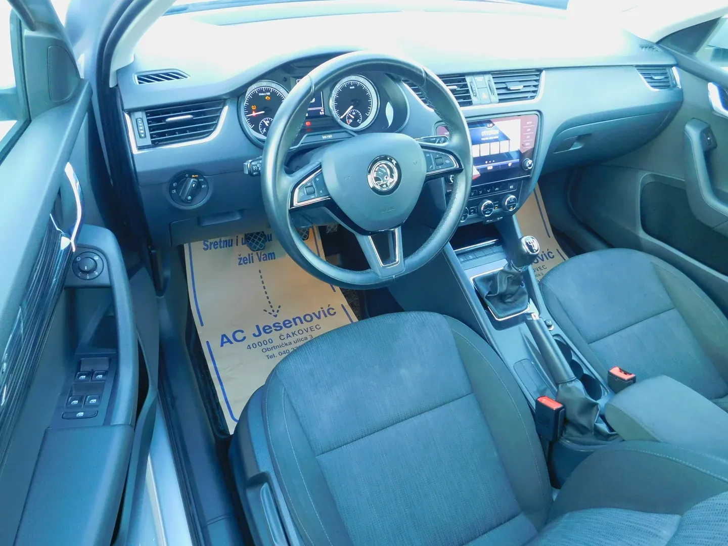 05884 škoda octavia combi style 1.6 tdi - slika 8