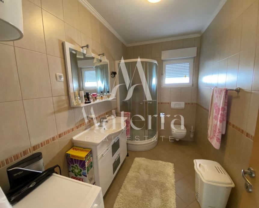 vodice, stan 81,85m2 sa 3 spavaće sobe, 1. kat, blizina centra - slika 4