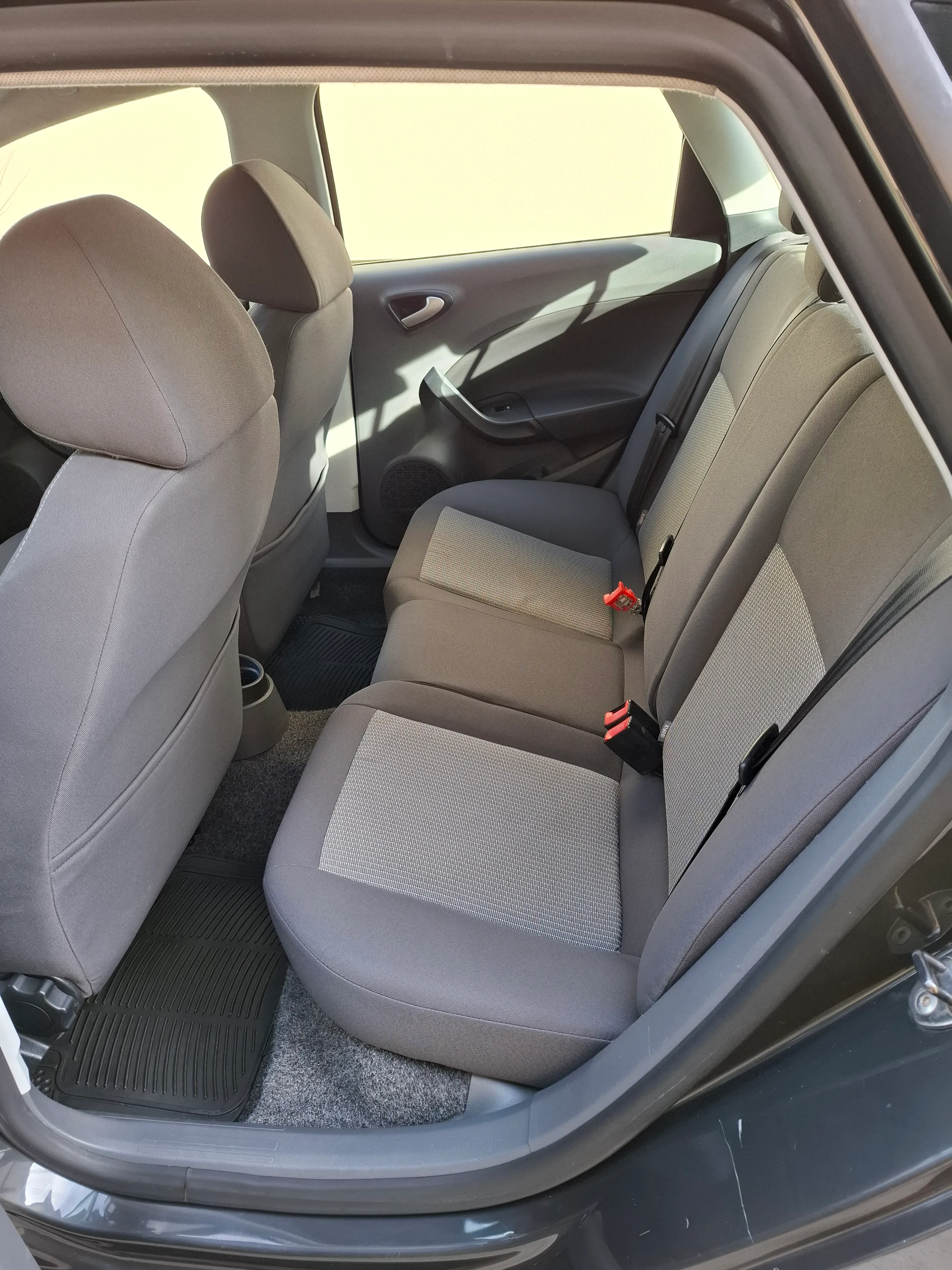 seat ibiza 2010g.1.2tdi,55kw.200000km - slika 7