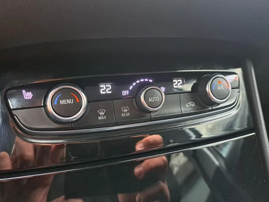 opel grandland x 1,5 cdti 130 elegance at8 - slika 14