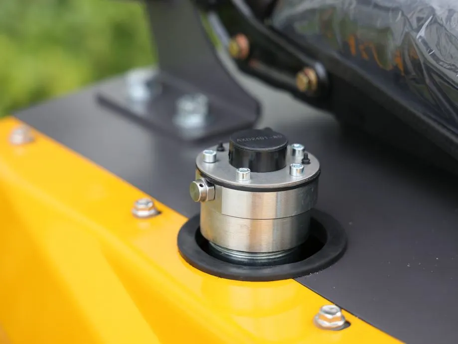 novi toros te12 mini bager eu standard briggs & stratton motor - slika 4