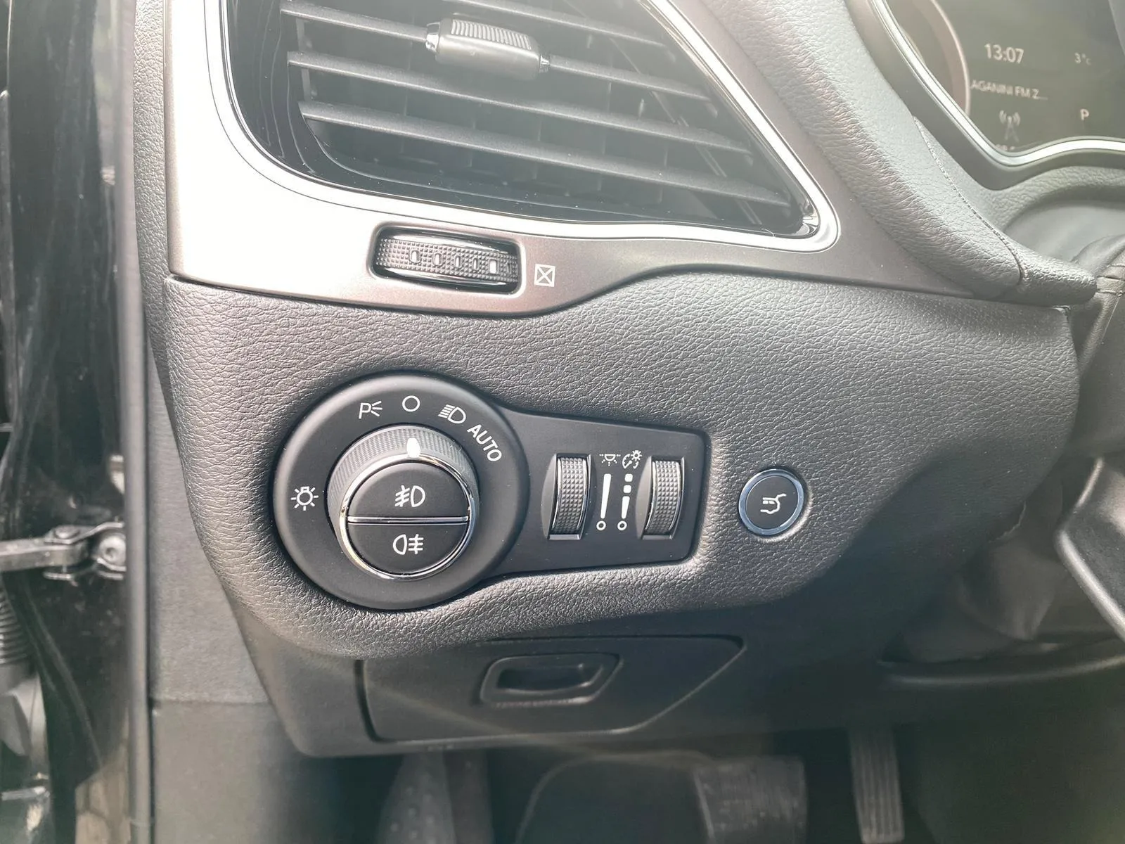 jeep cherokee 2,2 automatik limited 4x4, navi, kamera, 4x garancija!!! - slika 24