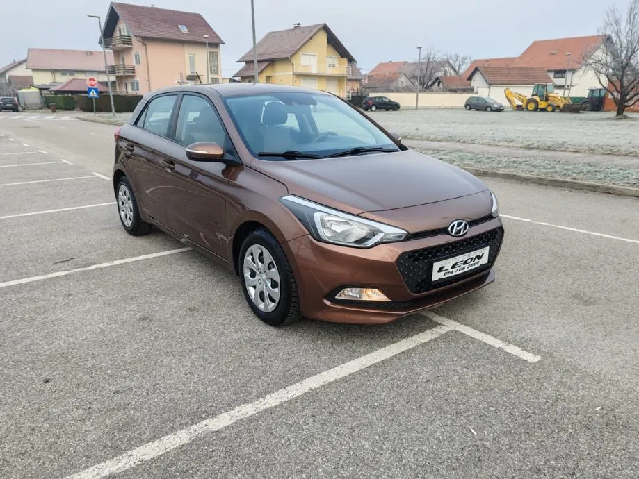 hyundai i20 , 162000 km, 2015 god, katice 24/36 rata - slika 3