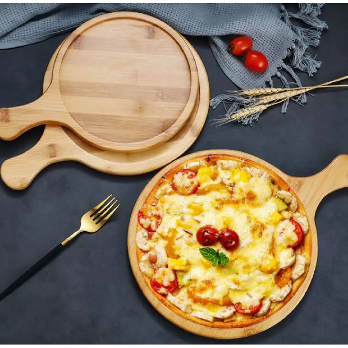 rustična drvena daska za pizzu i serviranje - slika 4