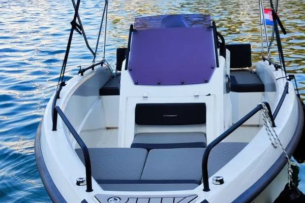 najam broda - compass 7s - 175hp (2024) - slika 2