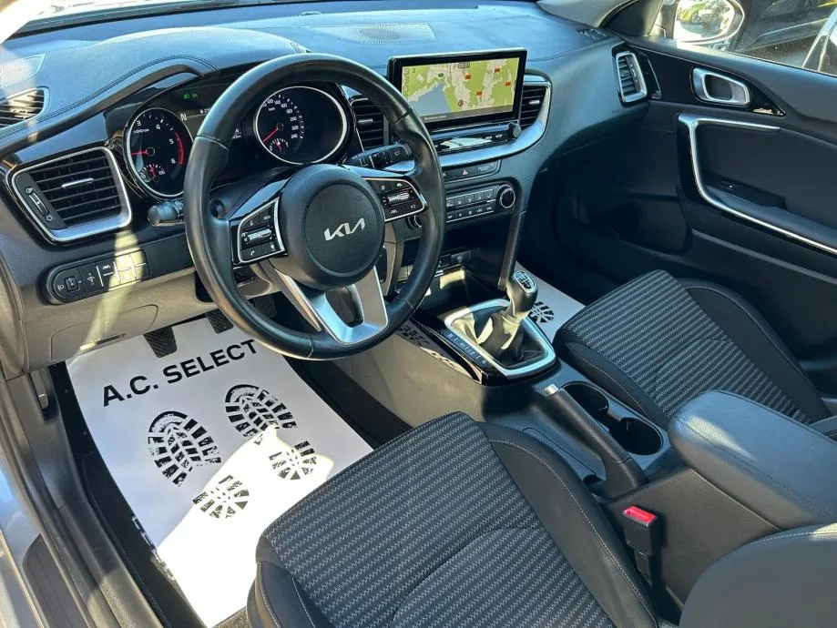 kia ceed 1.6 crdi - 2023 - servisna - navi - garancija - reg.1.god. !! - slika 16