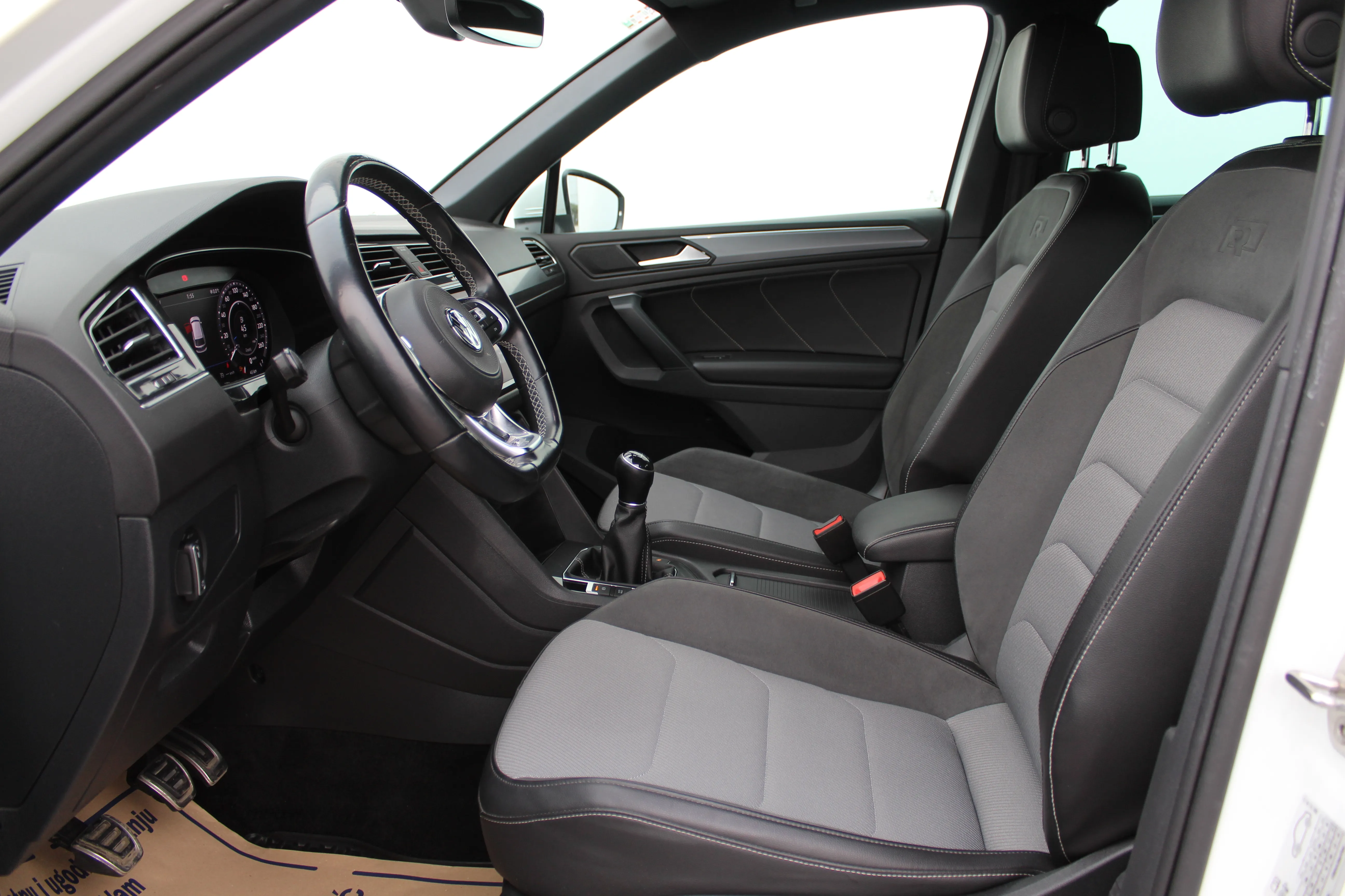 12972 tiguan 2.0 tdi highline + r-line paket - slika 8